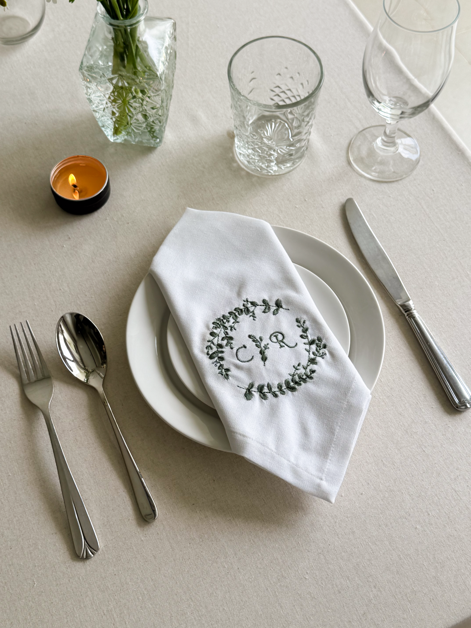 Wreath Embroidered Napkin - Set of 4 - Customizable