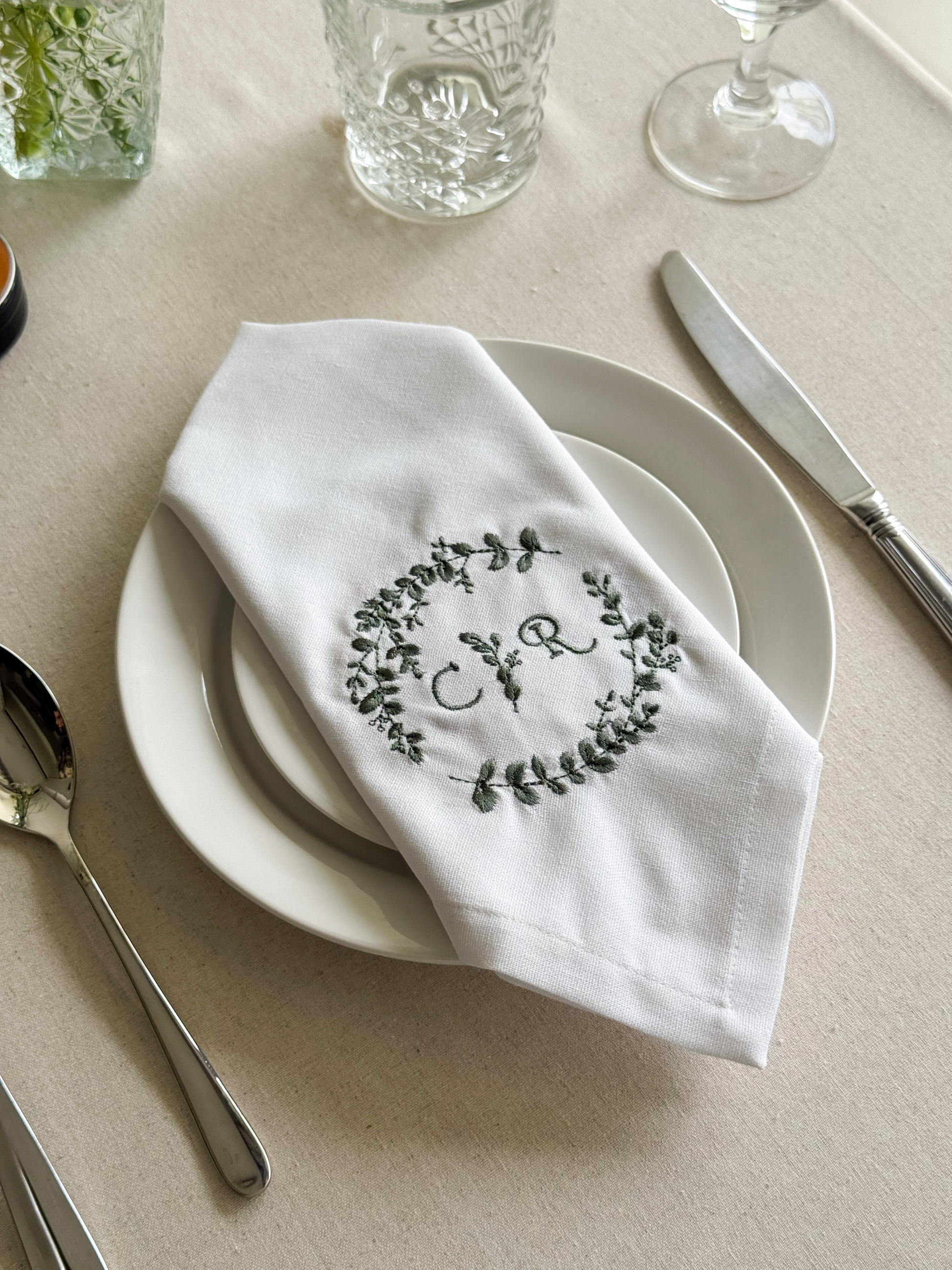 Wreath Embroidered Napkin - Set of 4 - Customizable