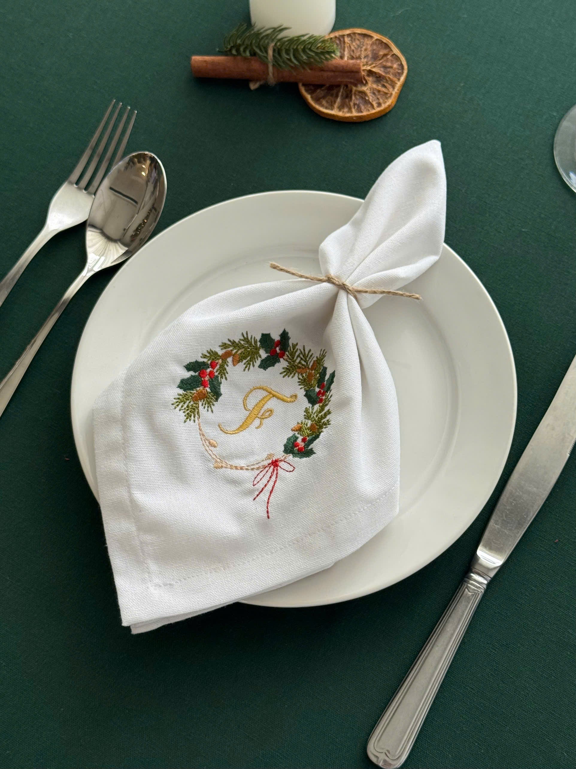 Christmas Wreath Embroidered Napkin - Set of 4 - Customizable