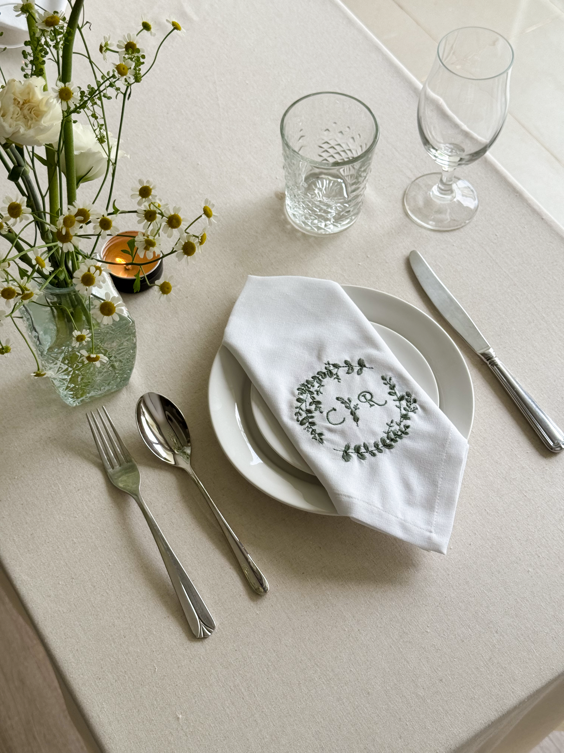 Wreath Embroidered Napkin - Set of 4 - Customizable