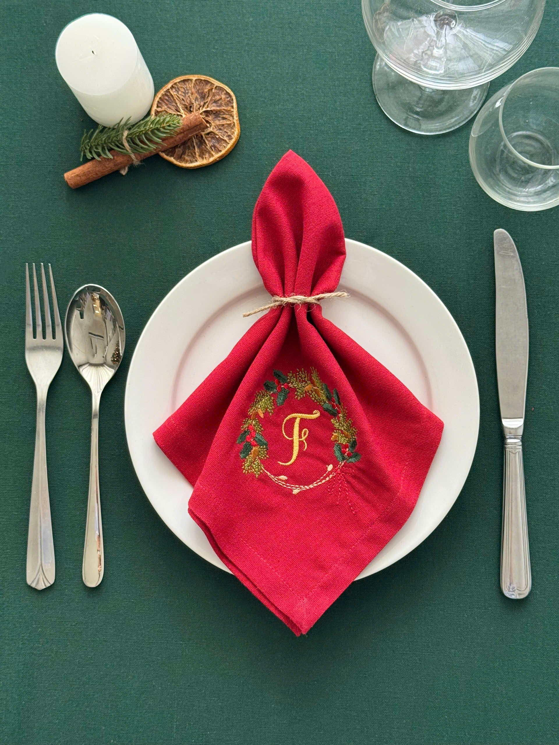 Christmas Wreath Embroidered Napkin - Set of 4 - Customizable