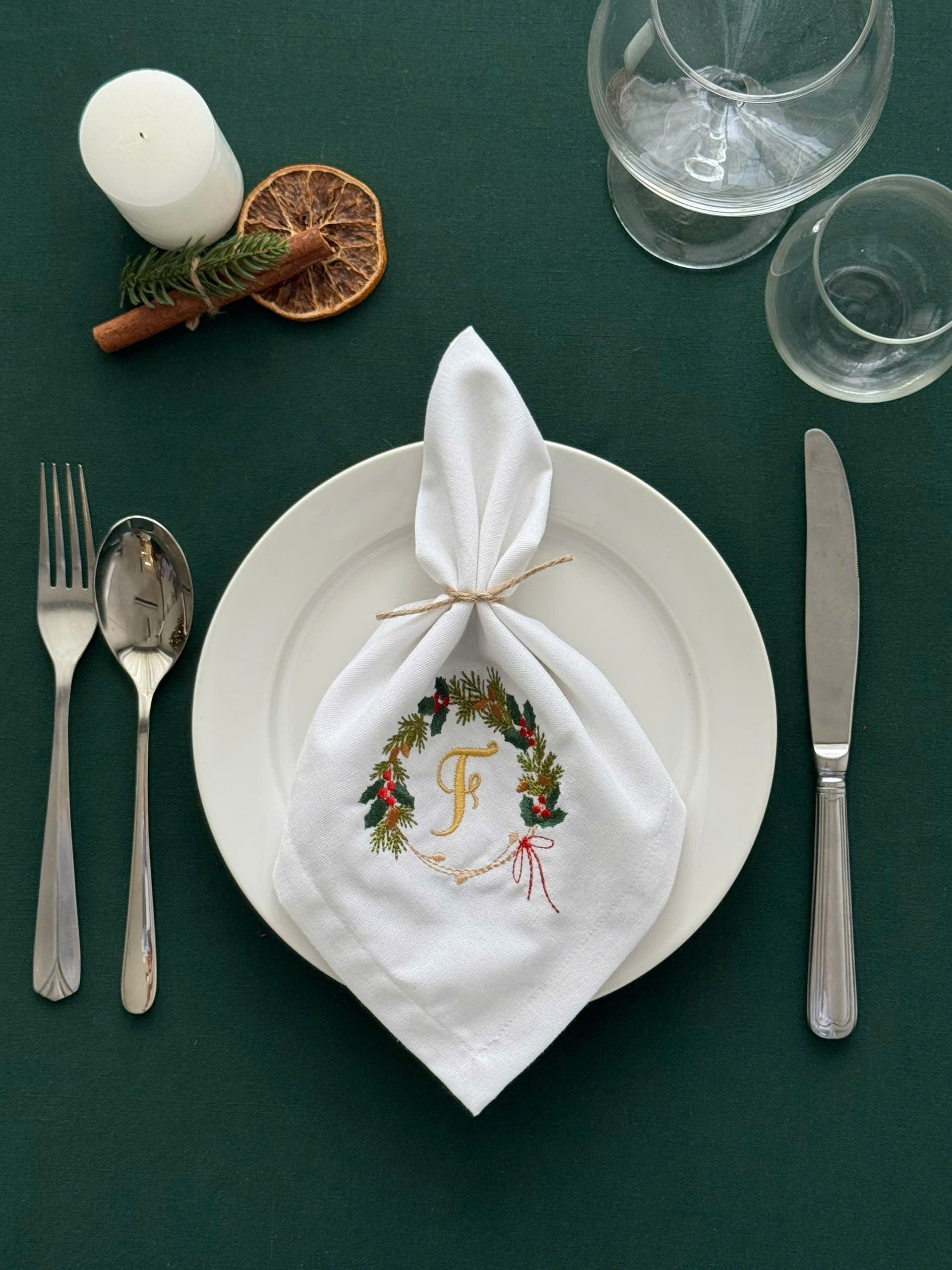 Christmas Wreath Embroidered Napkin - Set of 4 - Customizable