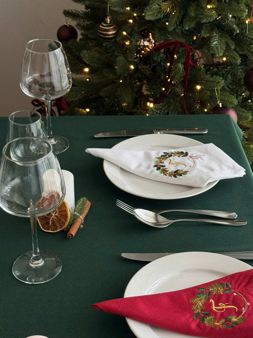 Christmas Wreath Embroidered Napkin - Set of 4 - Customizable