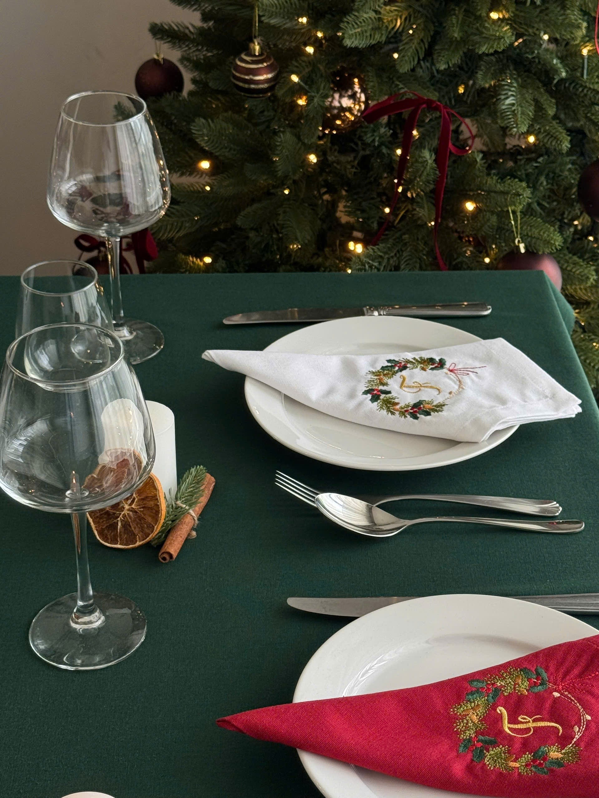 Christmas Wreath Embroidered Napkin - Set of 4 - Customizable