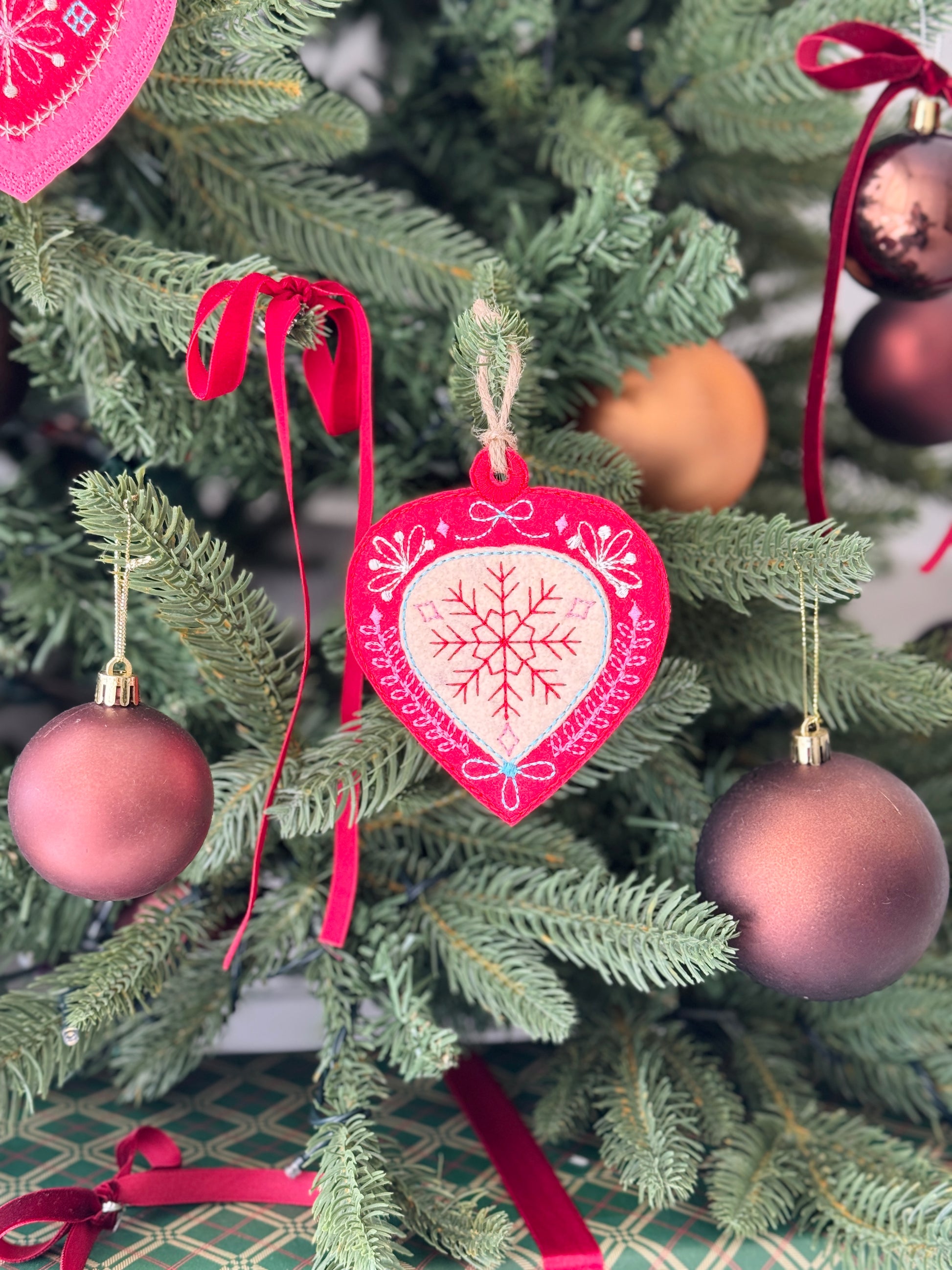 Christmas Ornament/Gift Tag - Set of 4