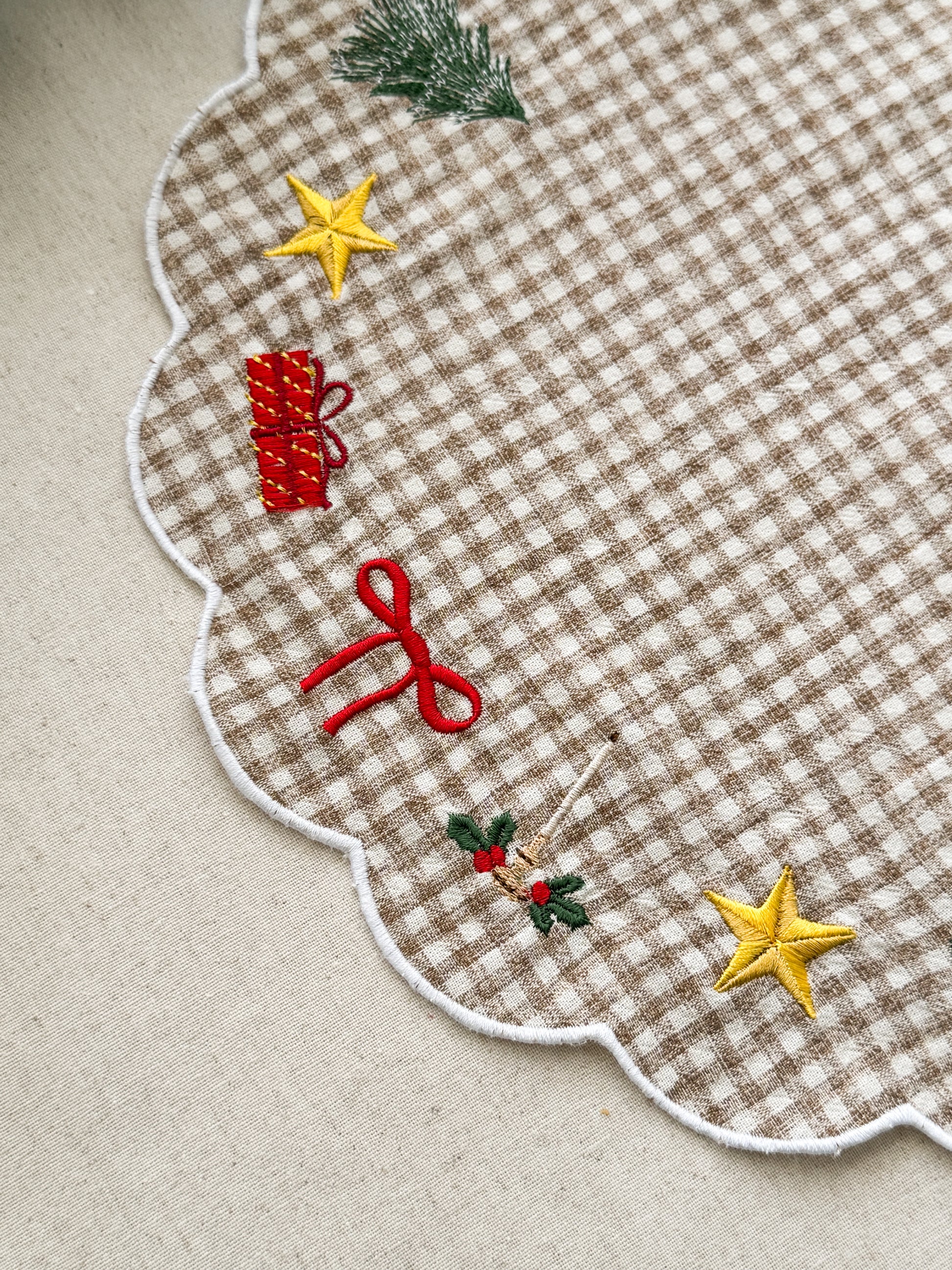 Holiday Embroidered Placemat - Set of 4
