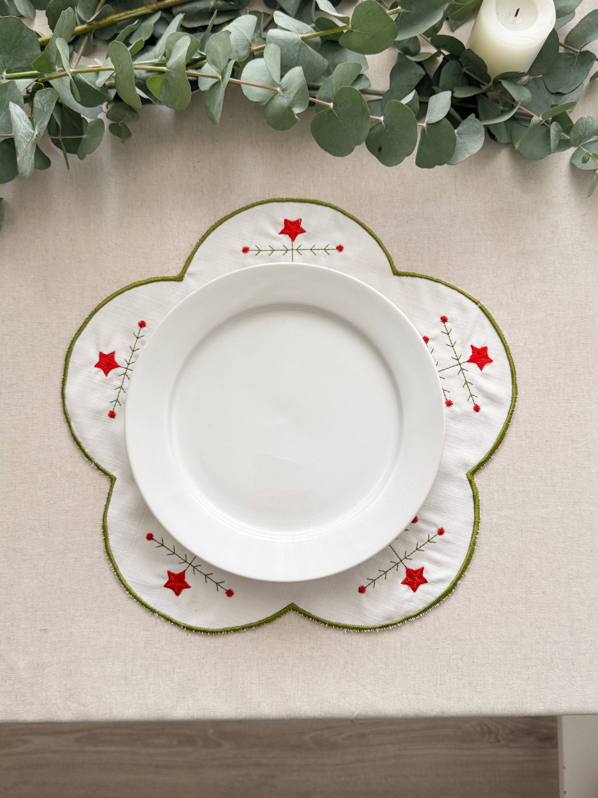 Holiday Embroidered Placemat - Set of 4